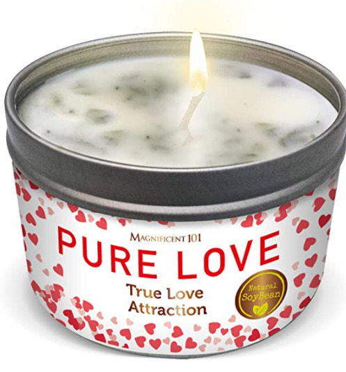 9 Valentine Day Candle Scents to Add More Love in the Air 